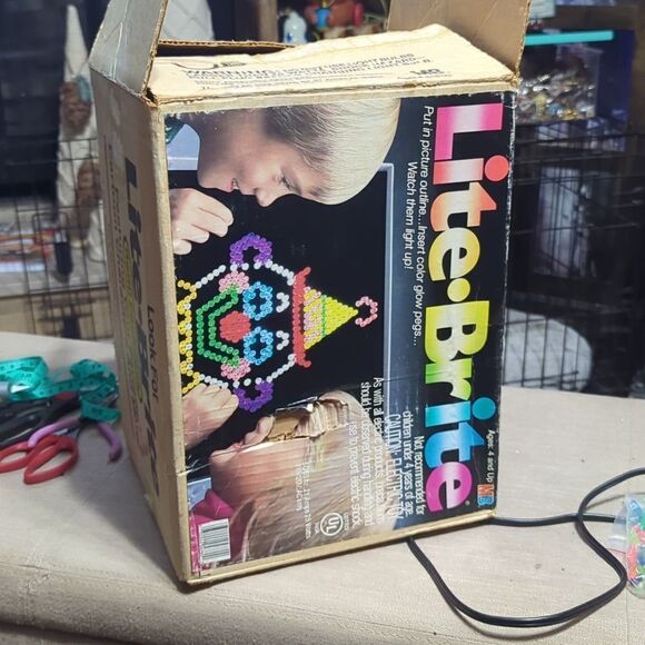 #2 Hasbro Vintage 1981 Lite-Brite In Great Working Condition With Pegs Paper - Picture 2 of 11